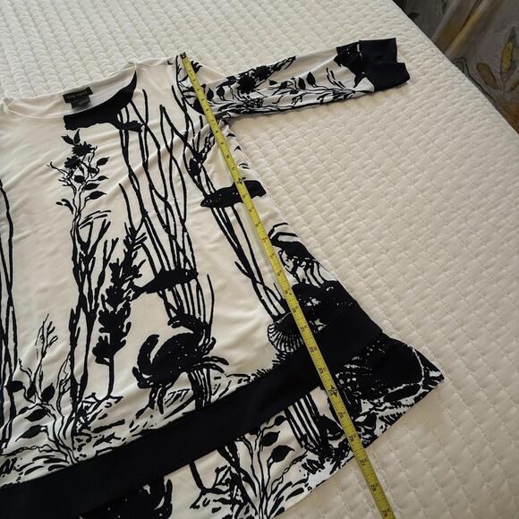 Eva Varro White Black Tunic Shirt Top Sz S Small Ocean Fish Crab Shells - Picture 3 of 10